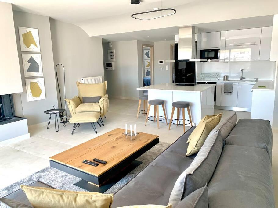 Fab New Flat In Central Athens W/ Acropolis Views Eksteriør billede